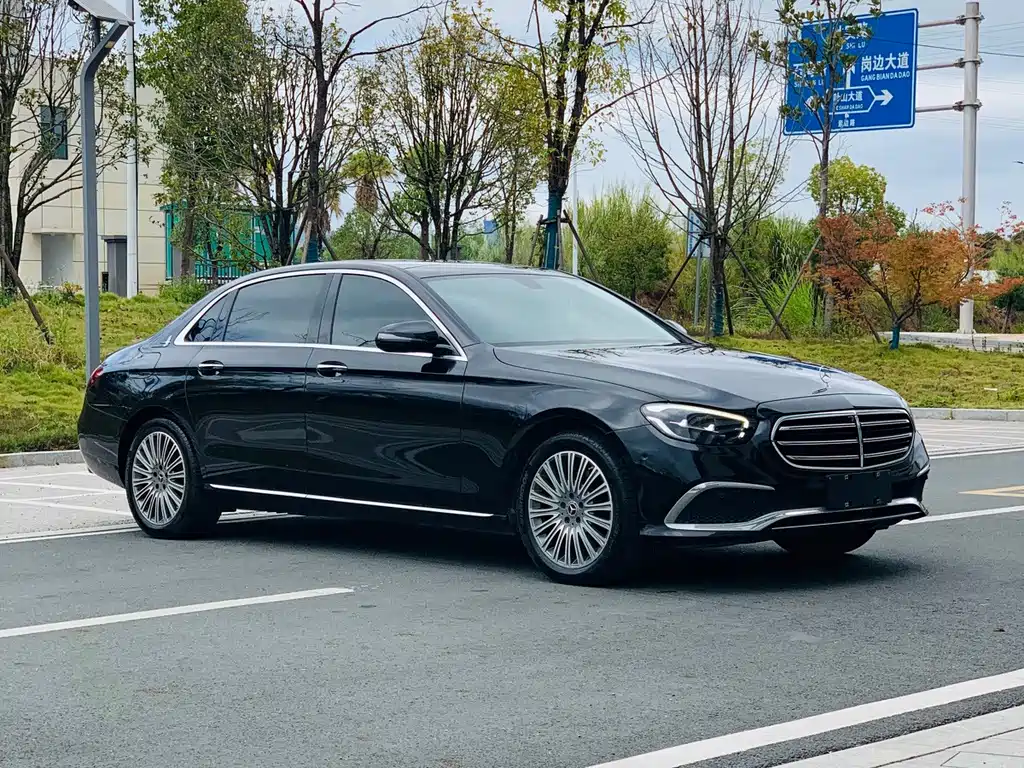 Mercedes-Benz E-Class — фото 3