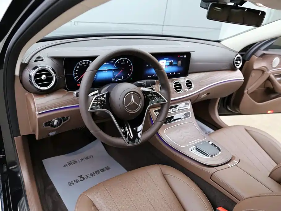 Mercedes-Benz E-Class — фото 13
