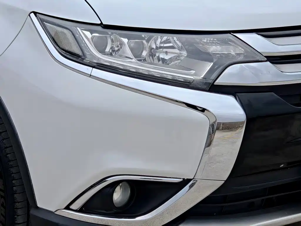 Mitsubishi Outlander — фото 19