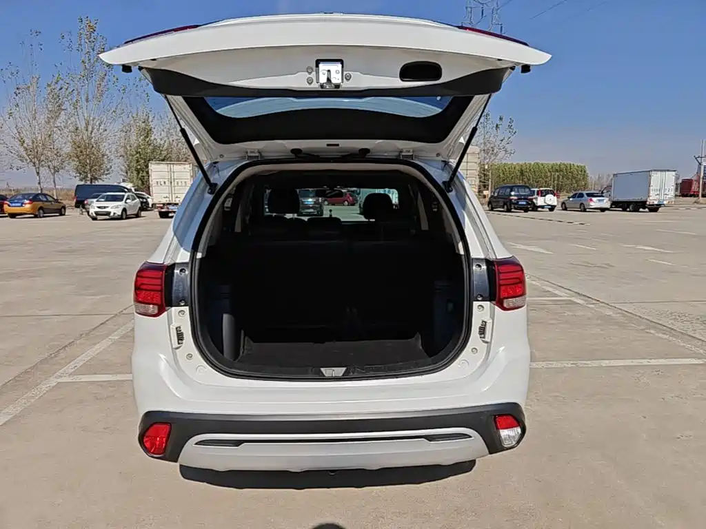 Mitsubishi Outlander — фото 18