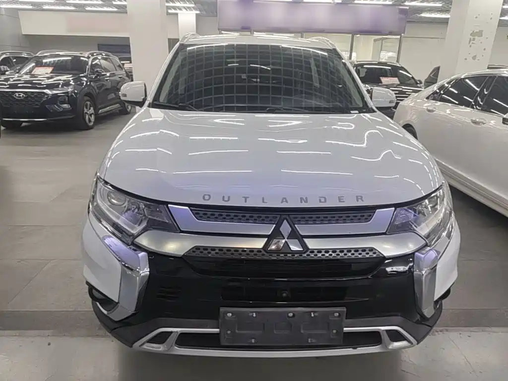 Mitsubishi Outlander — фото 2