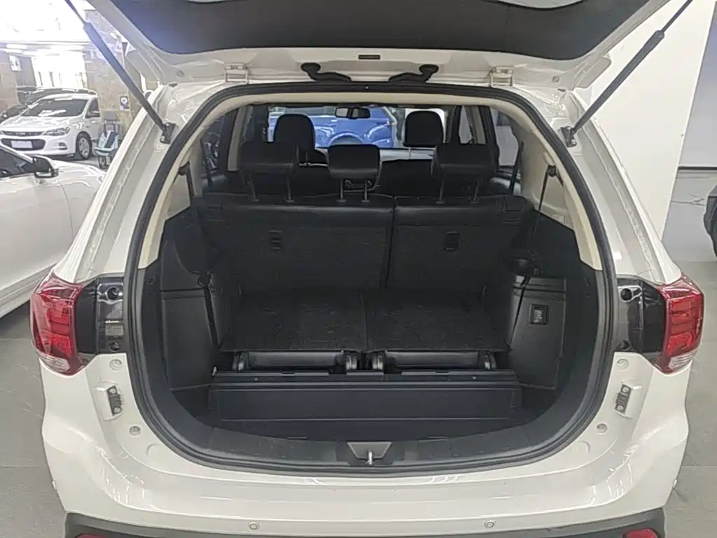 Mitsubishi Outlander — фото 18