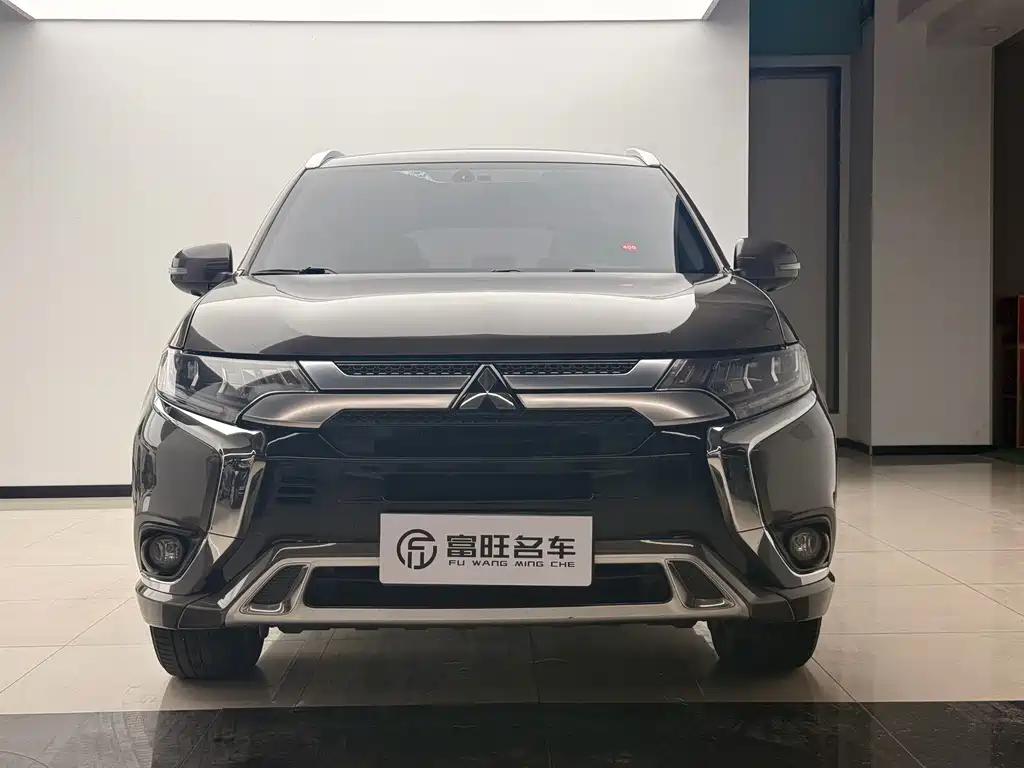 Mitsubishi Outlander — фото 2