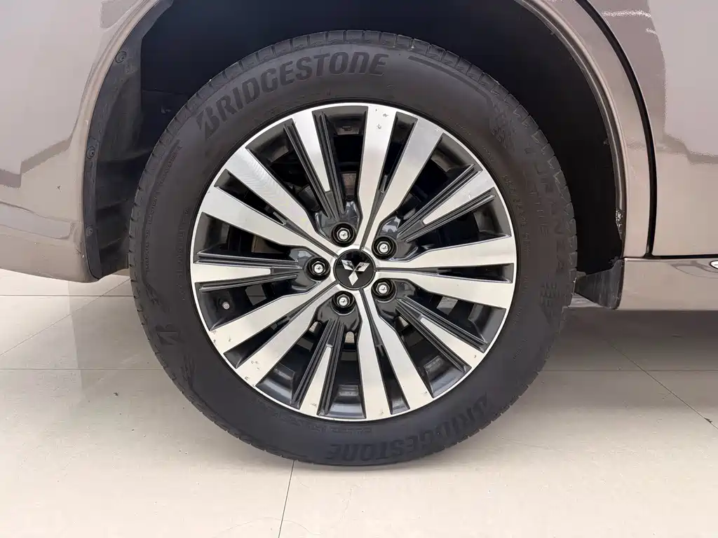 Mitsubishi Outlander — фото 20