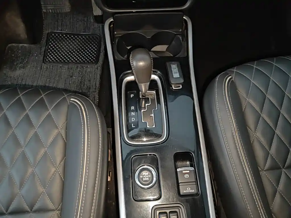 Mitsubishi Outlander — фото 13