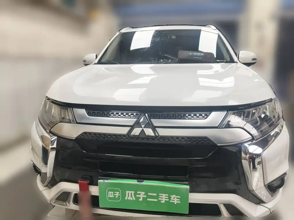 Mitsubishi Outlander — фото 2