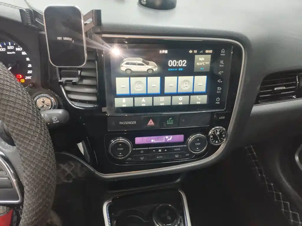 Mitsubishi Outlander — фото 14