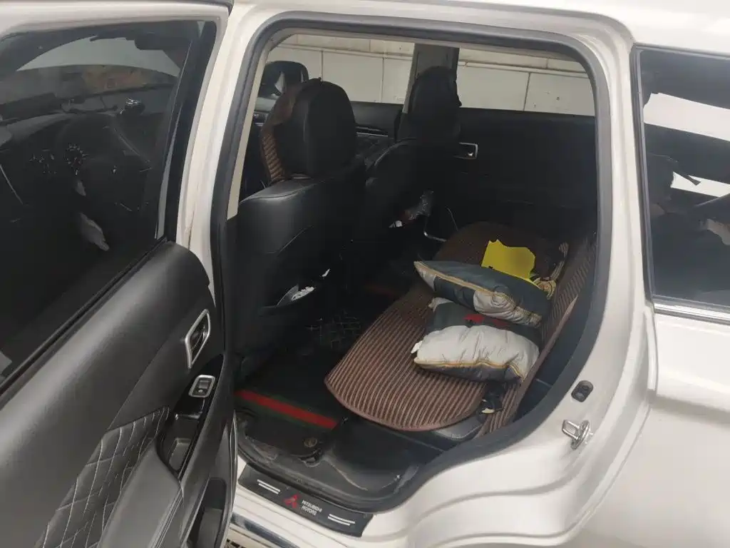 Mitsubishi Outlander — фото 18