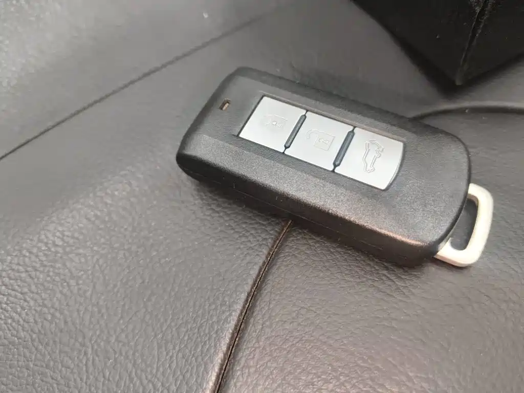 Mitsubishi Outlander — фото 9