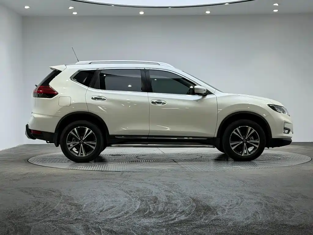 Nissan X-Trail — фото 4