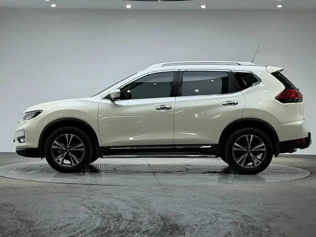 Nissan X-Trail — фото 5
