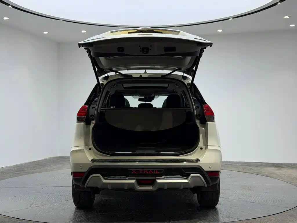 Nissan X-Trail — фото 9