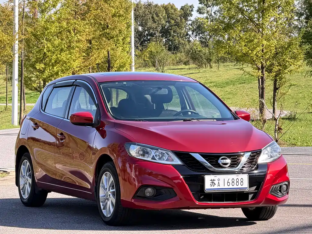 Nissan Tiida — фото 3