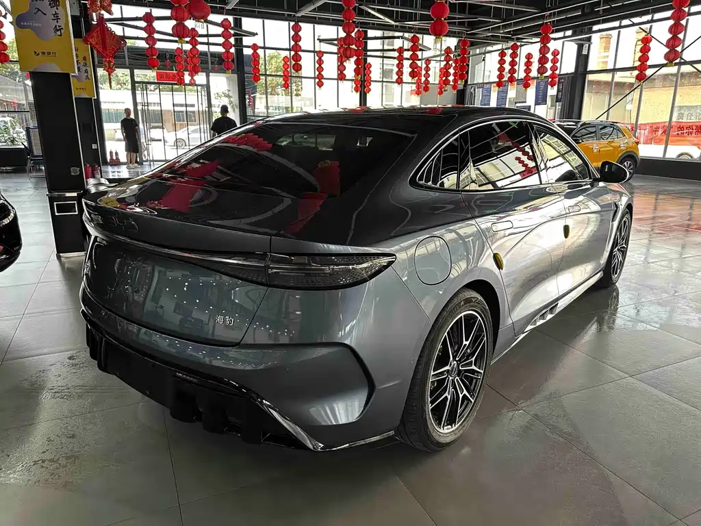 BYD Seal — фото 7