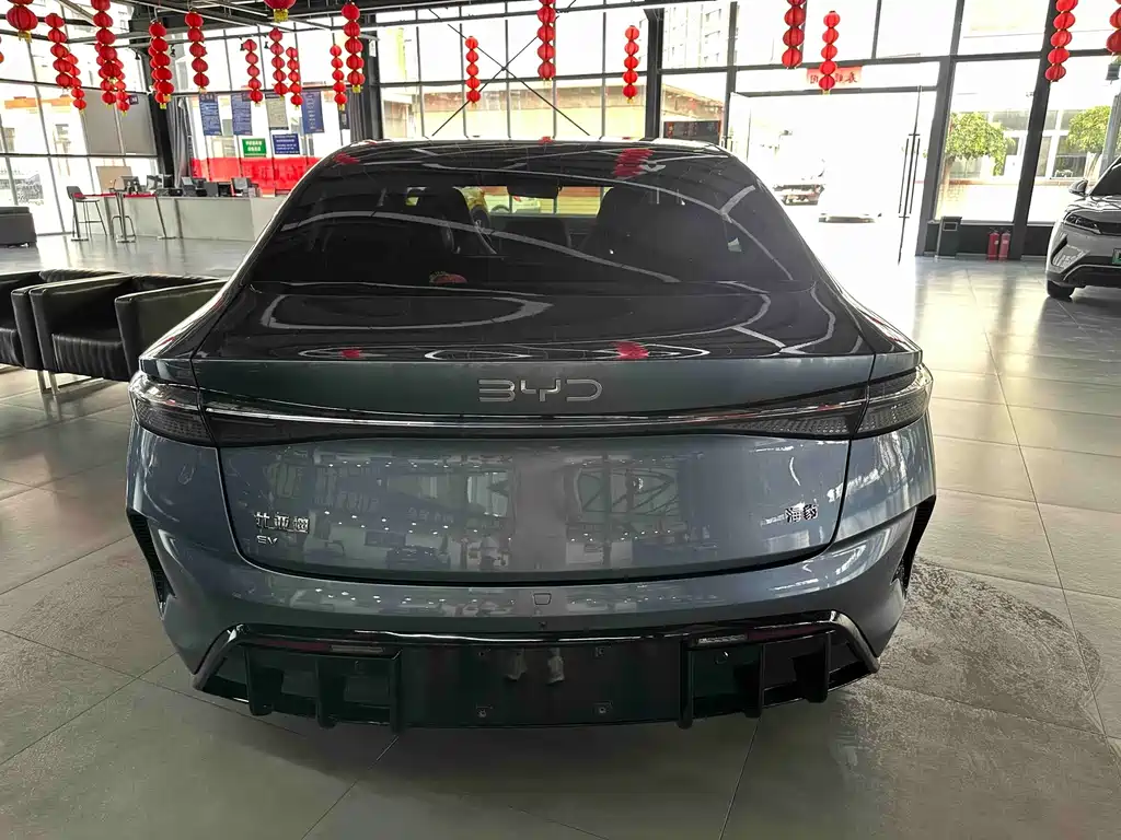 BYD Seal — фото 8