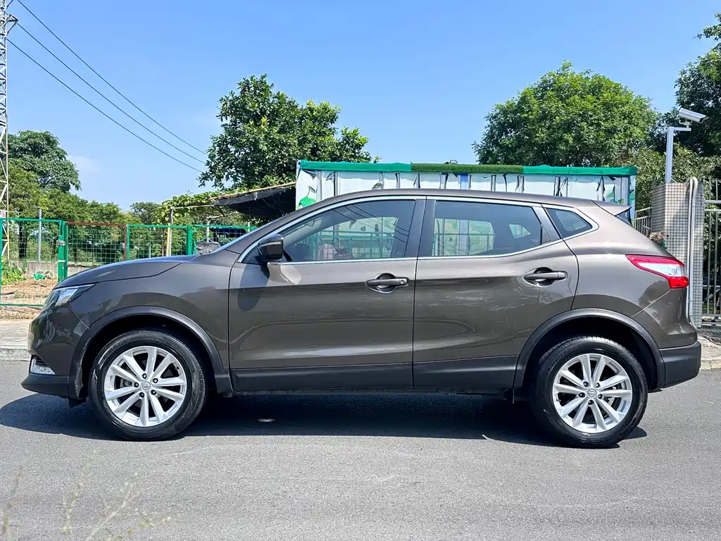 Nissan Qashqai — фото 7