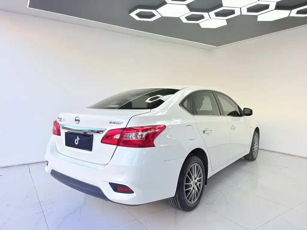 Nissan Sylphy — фото 7