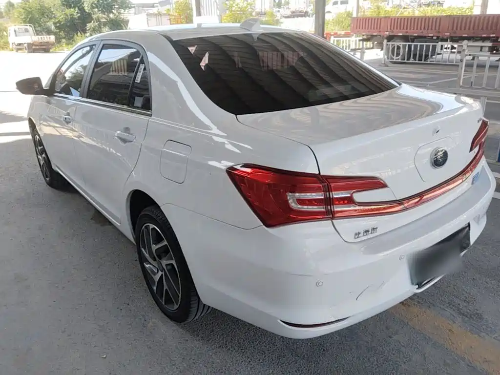 BYD Qin NEV — фото 5