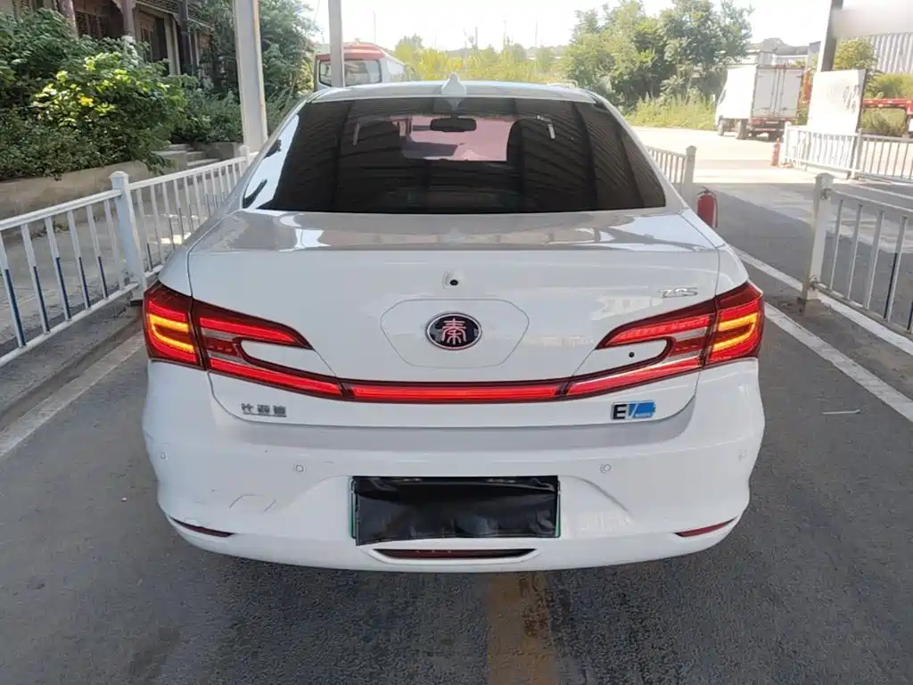 BYD Qin NEV — фото 6