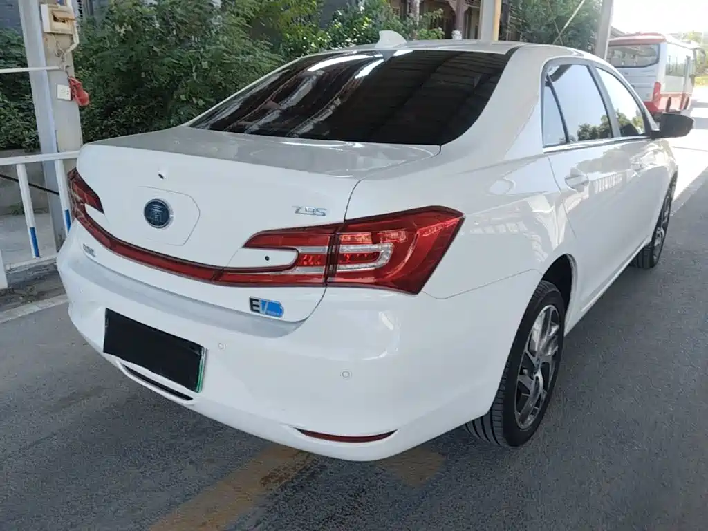 BYD Qin NEV — фото 7
