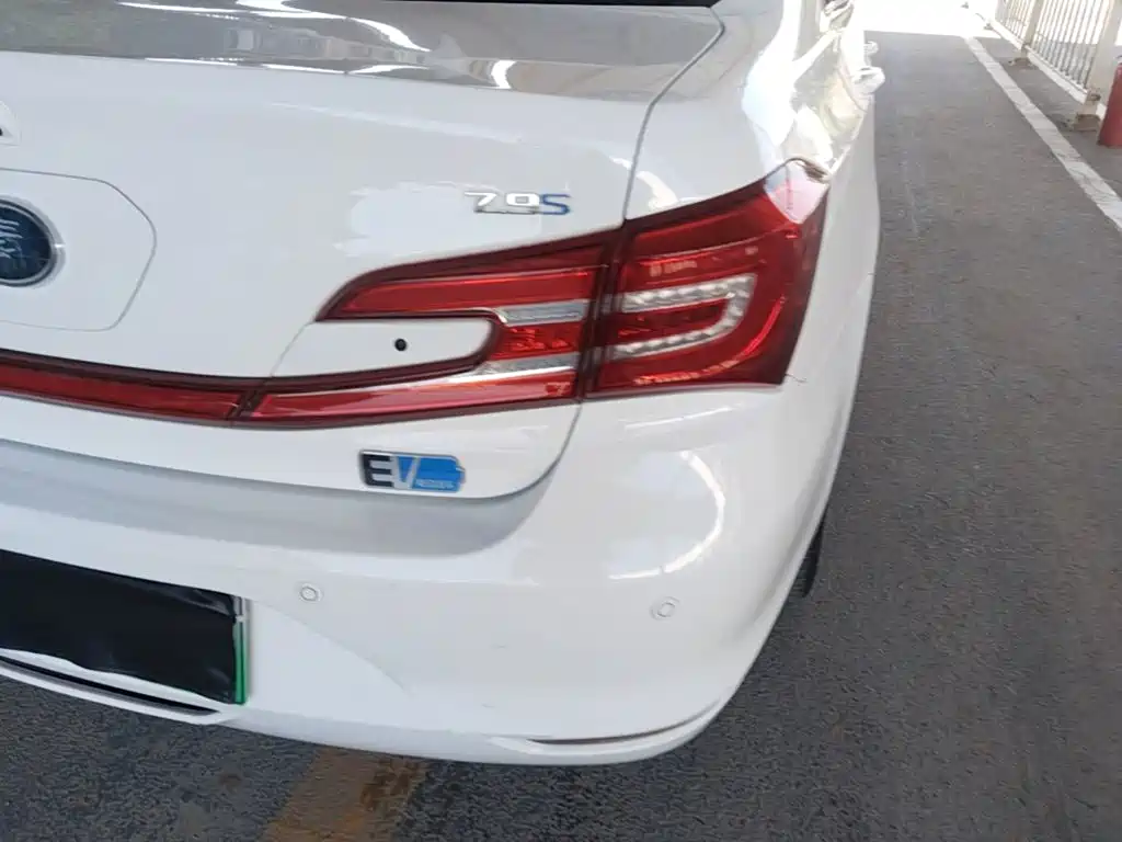 BYD Qin NEV — фото 8