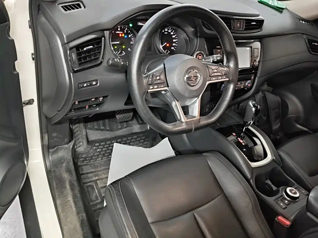 Nissan X-Trail — фото 10