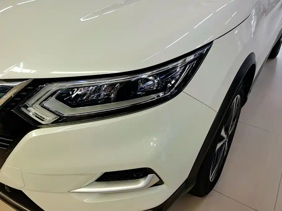 Nissan Qashqai — фото 5