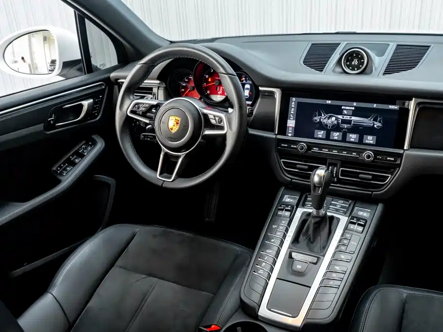 Porsche Macan — фото 28