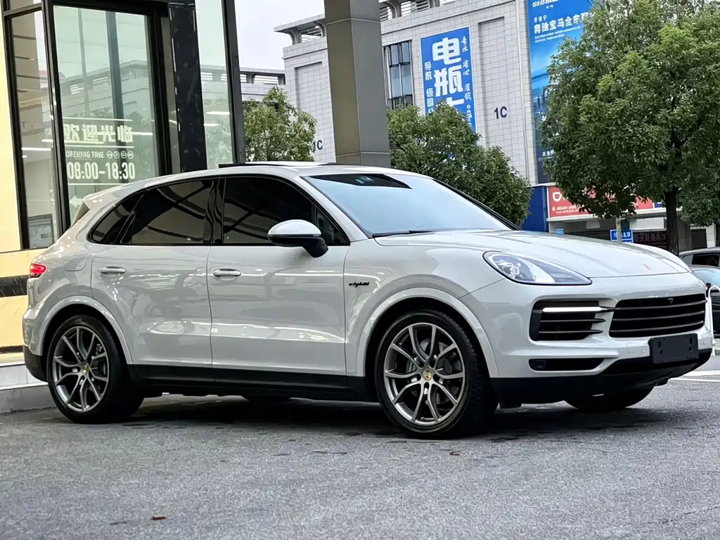 Porsche Cayenne Hybrid — фото 3