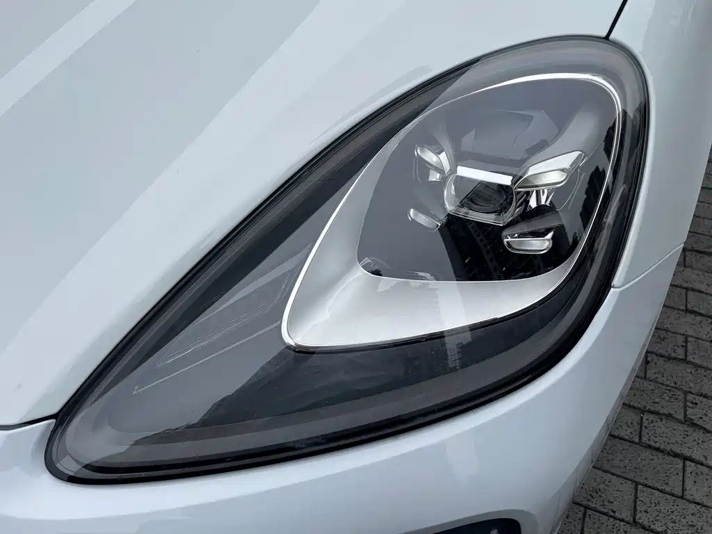 Porsche Cayenne Hybrid — фото 15