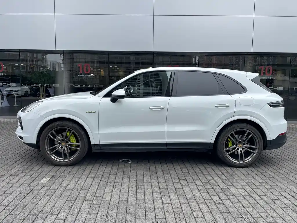 Porsche Cayenne Hybrid — фото 6