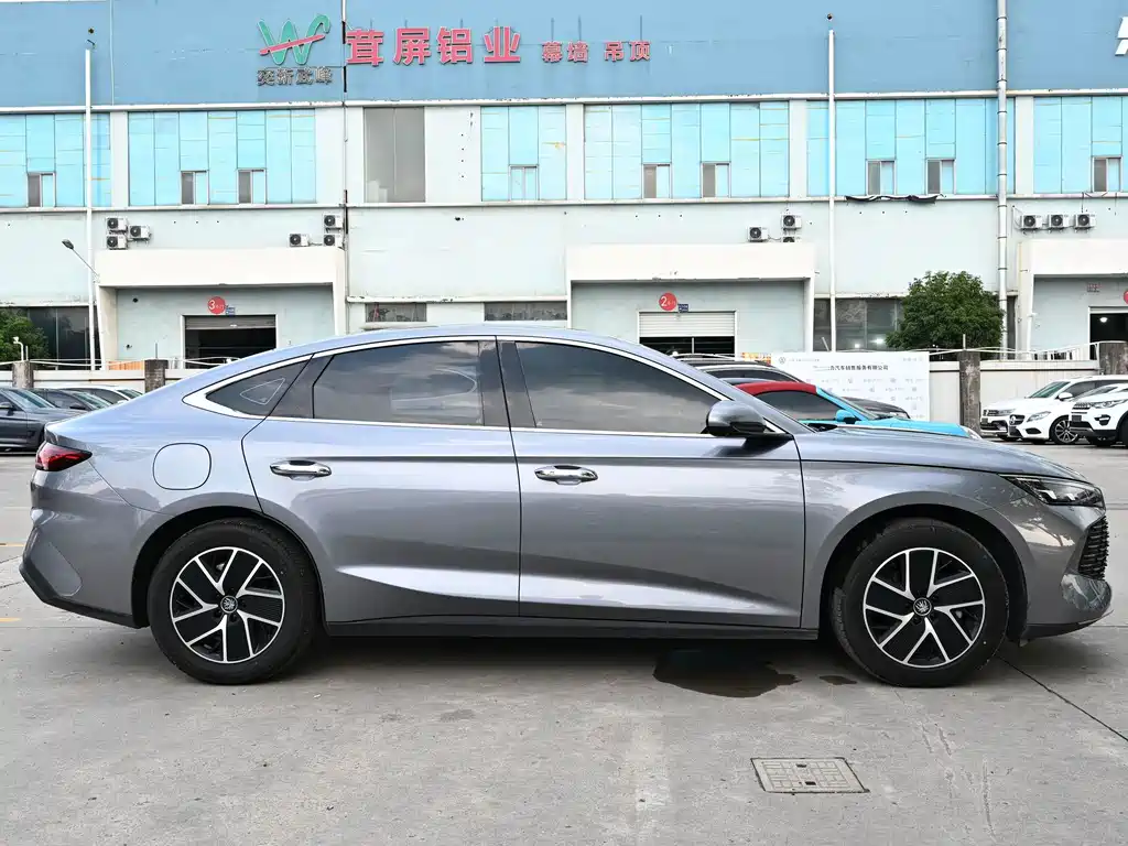 BYD Qin L — фото 4