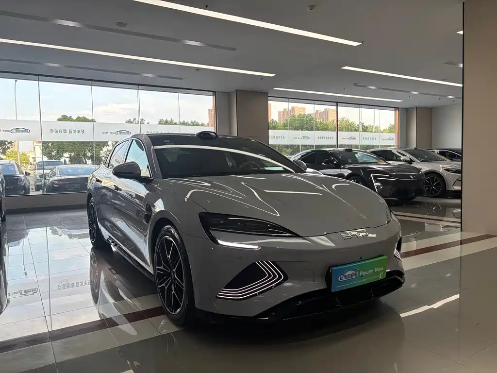 BYD Seal — фото 3