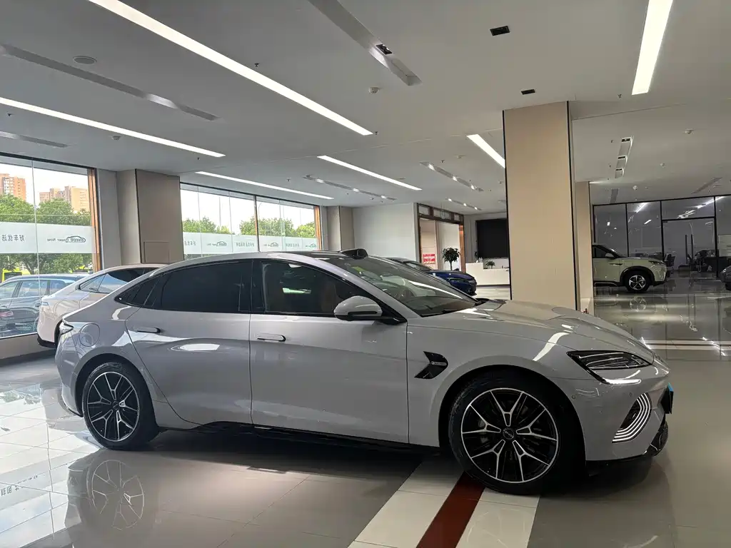 BYD Seal — фото 4