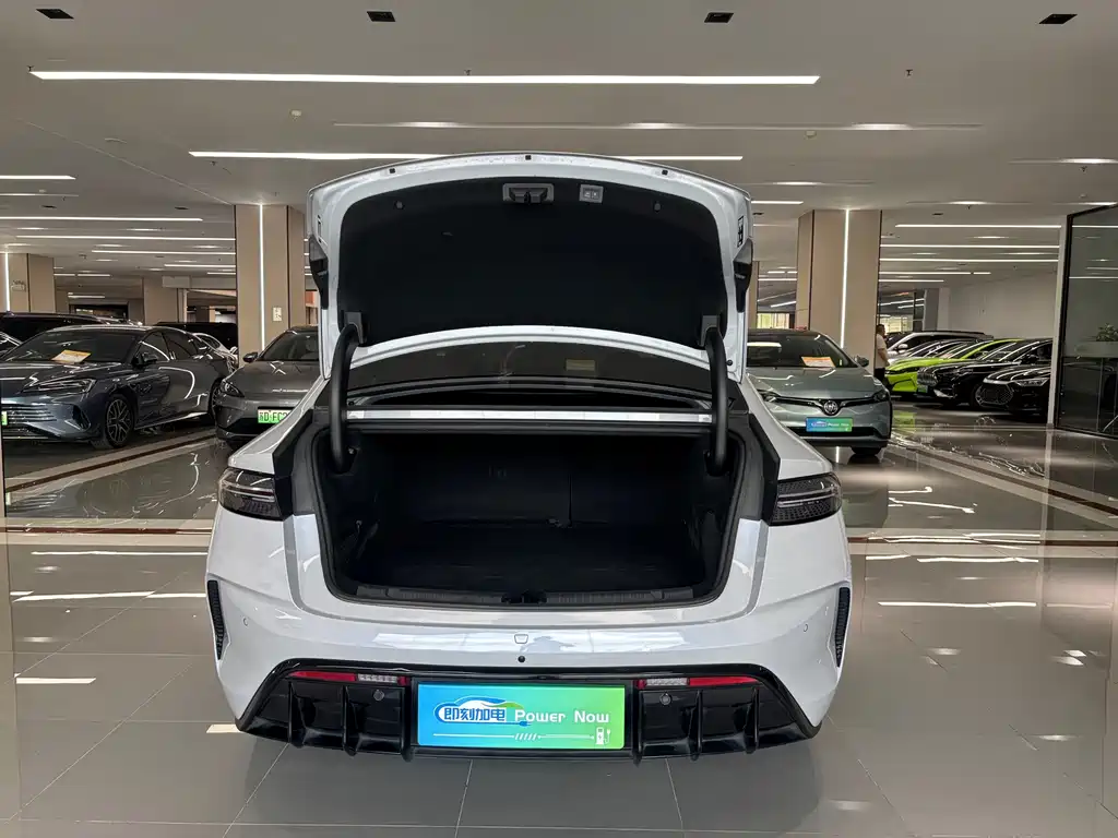BYD Seal — фото 7