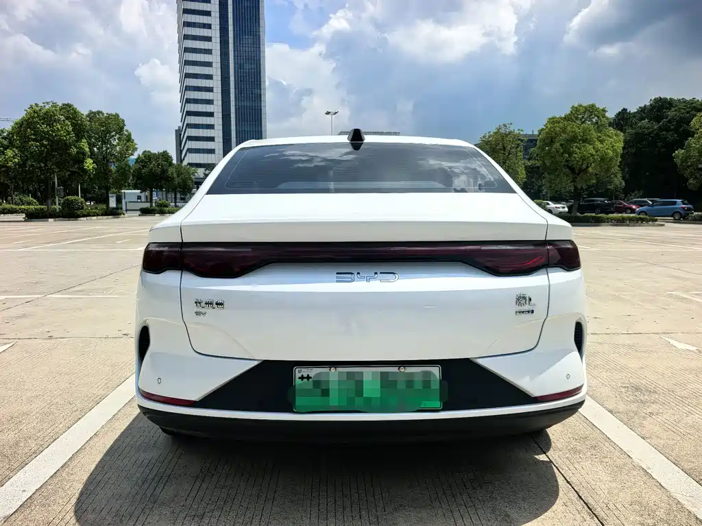 BYD Qin L — фото 14