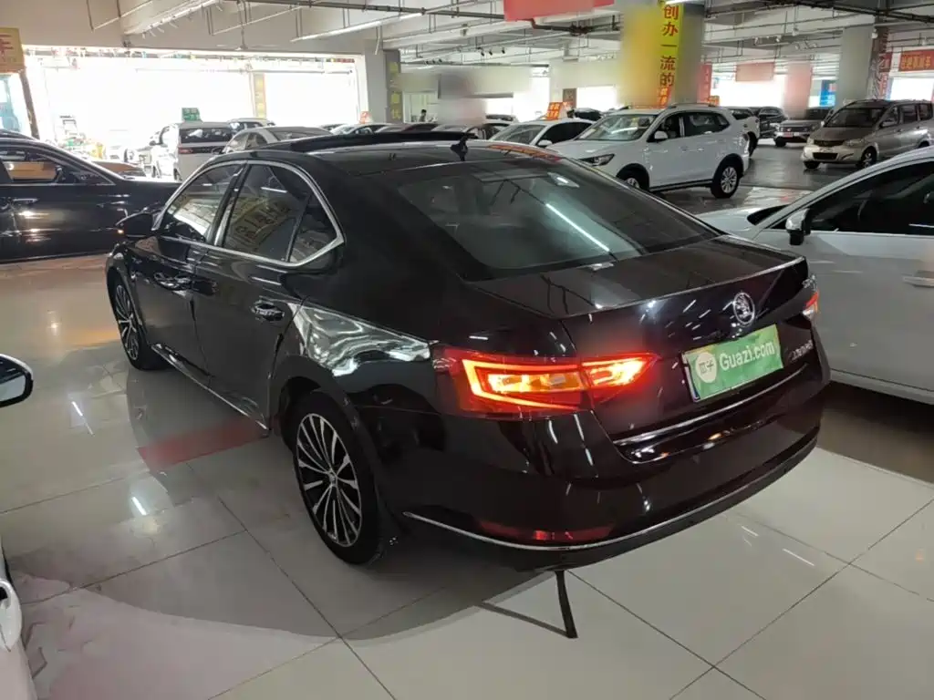 Skoda Superb — фото 4