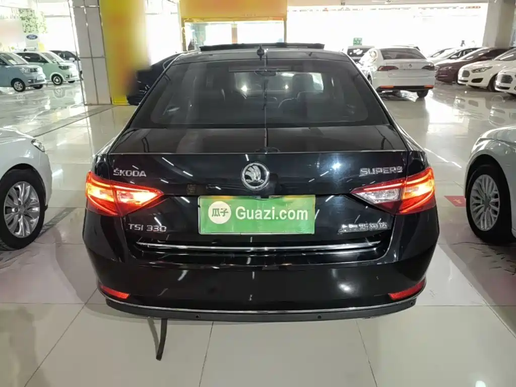 Skoda Superb — фото 5