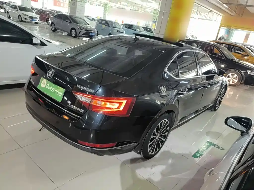 Skoda Superb — фото 6