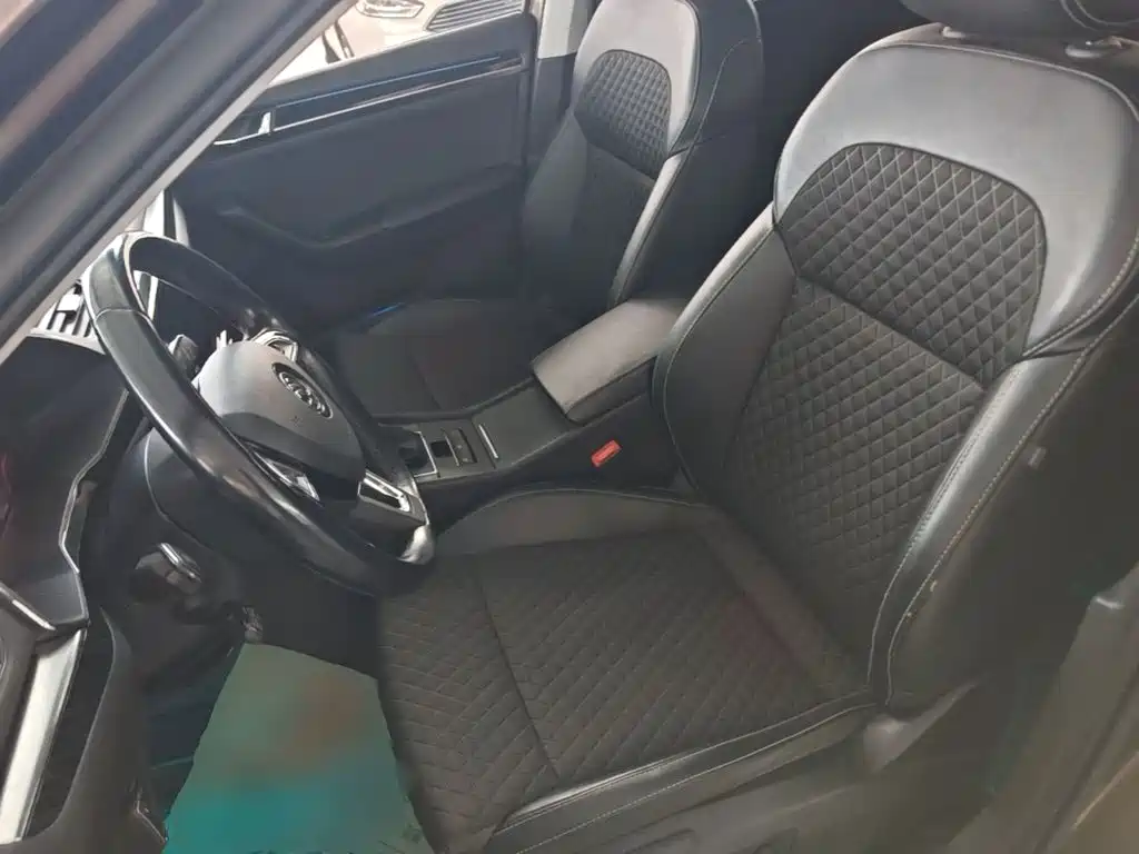 Skoda Superb — фото 14