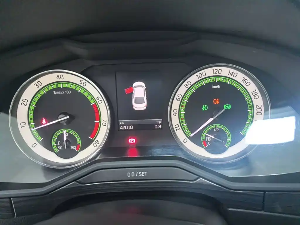 Skoda Superb — фото 11