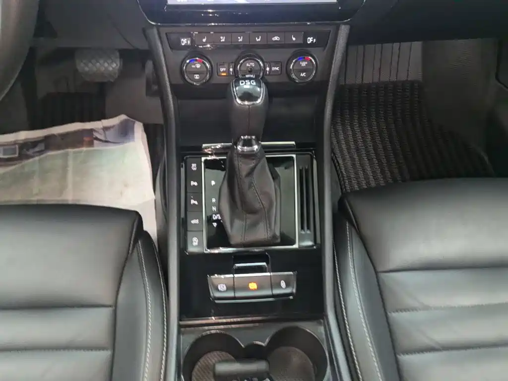 Skoda Superb — фото 13
