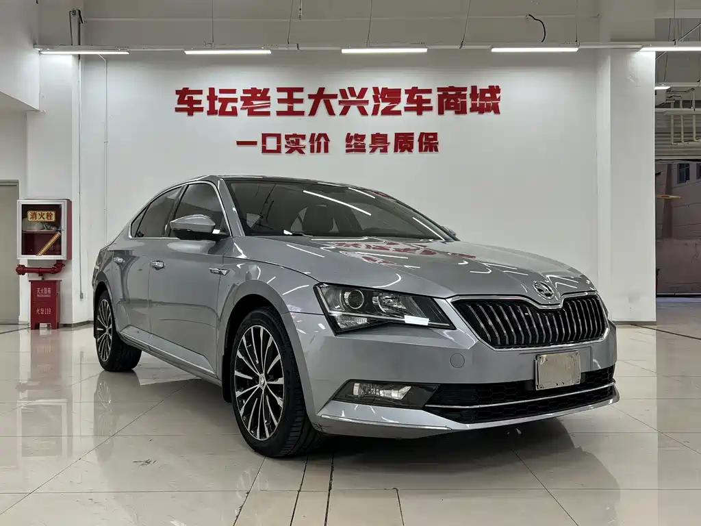 Skoda Superb — фото 3