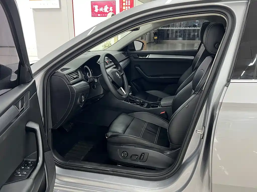 Skoda Superb — фото 4