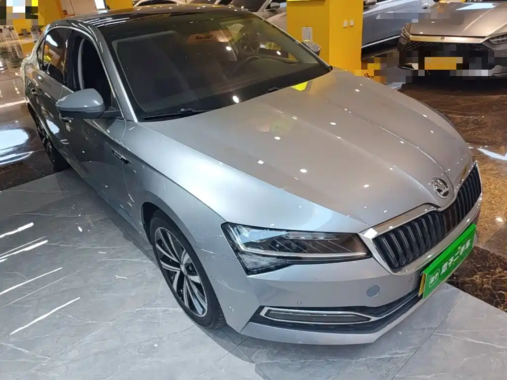 Skoda Superb — фото 3