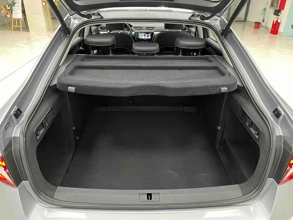 Skoda Superb — фото 21