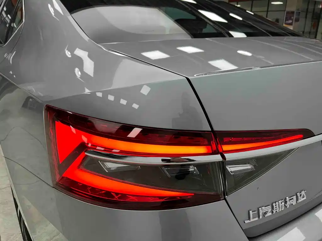 Skoda Superb — фото 24