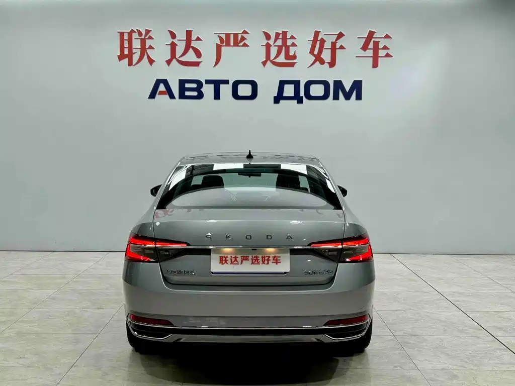 Skoda Superb — фото 5