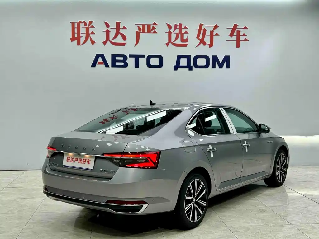 Skoda Superb — фото 6