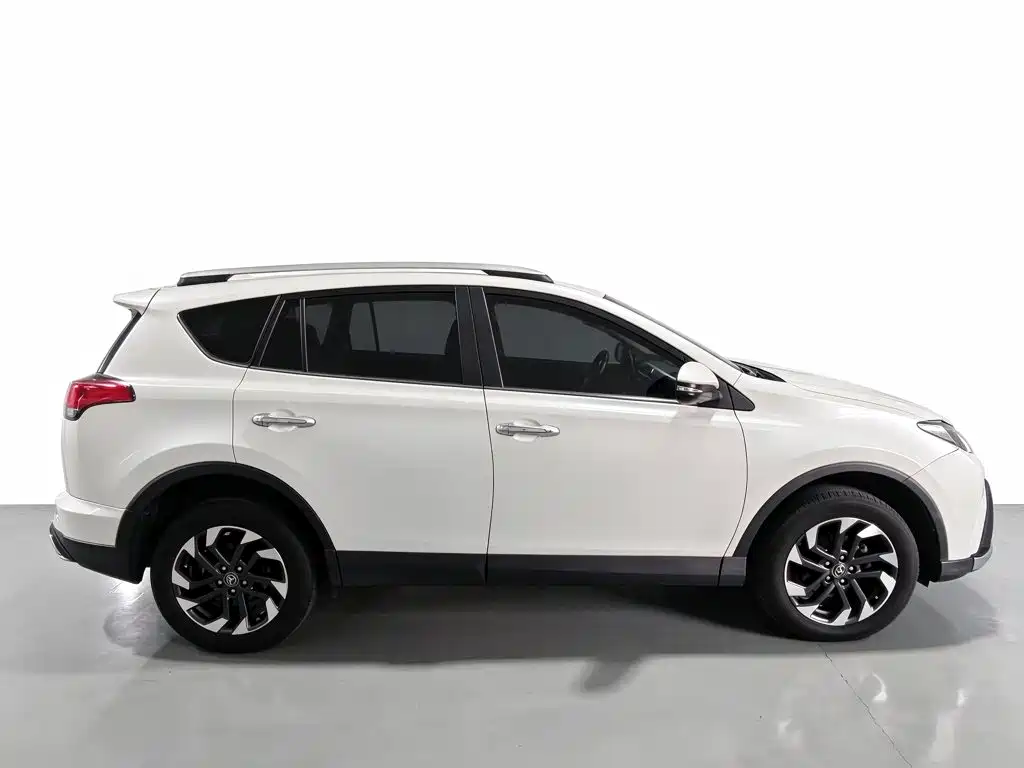 Toyota RAV4 — фото 2